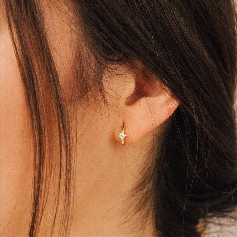 Diamond huggy earring small NEW